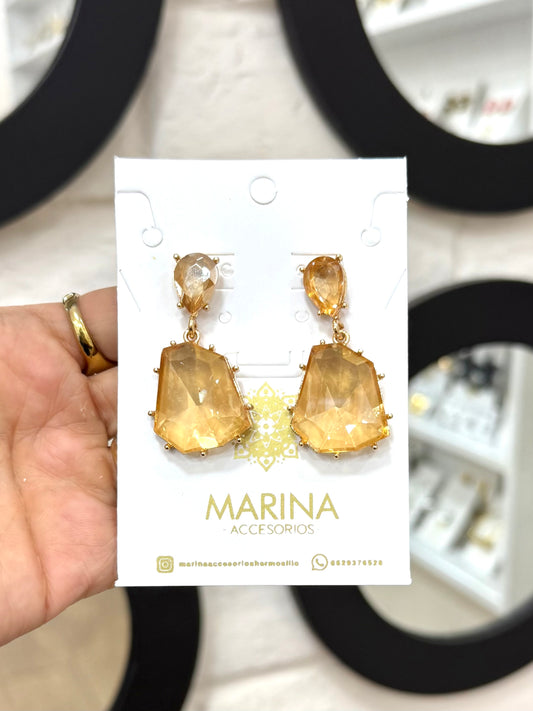 Aretes de pedrería dorados