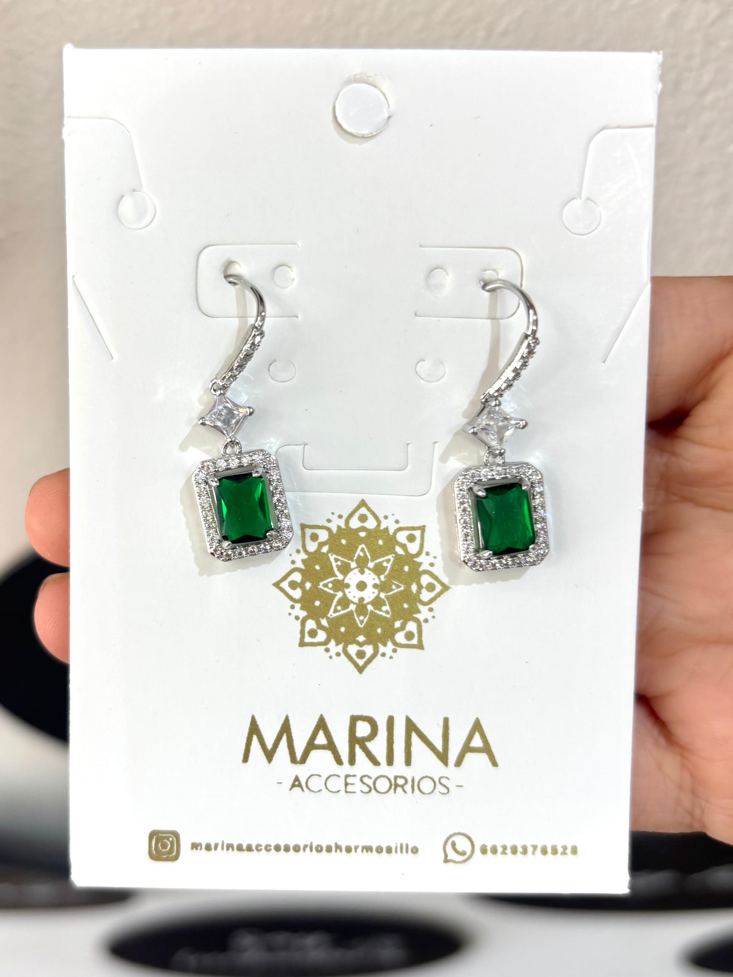 Aretes de pedrería verdes