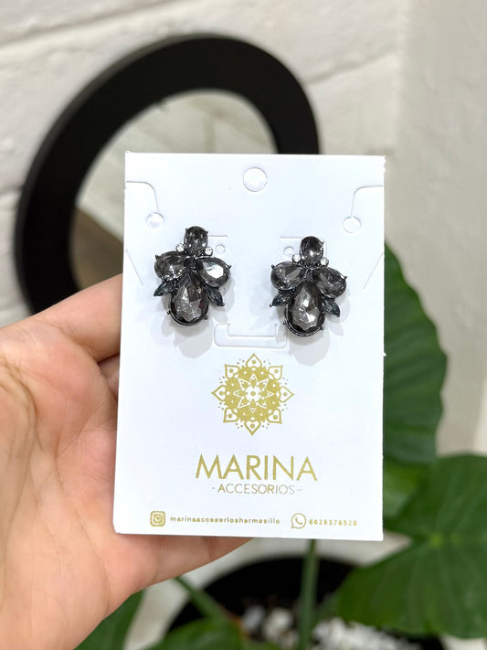 Aretes de pedrería negros
