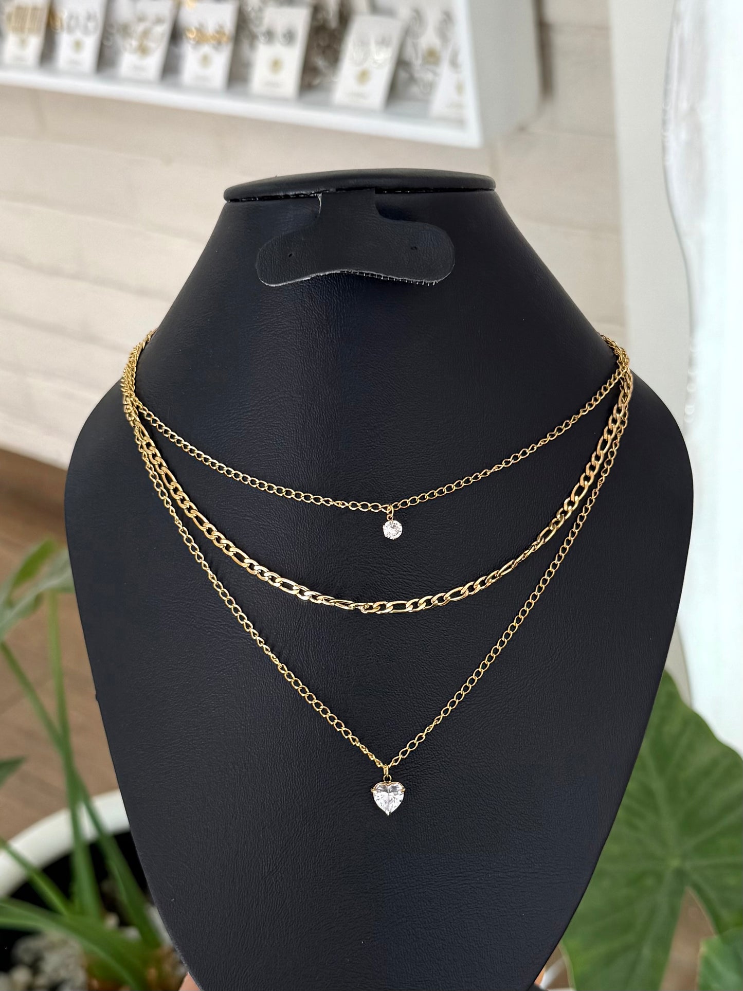 Collar triple
