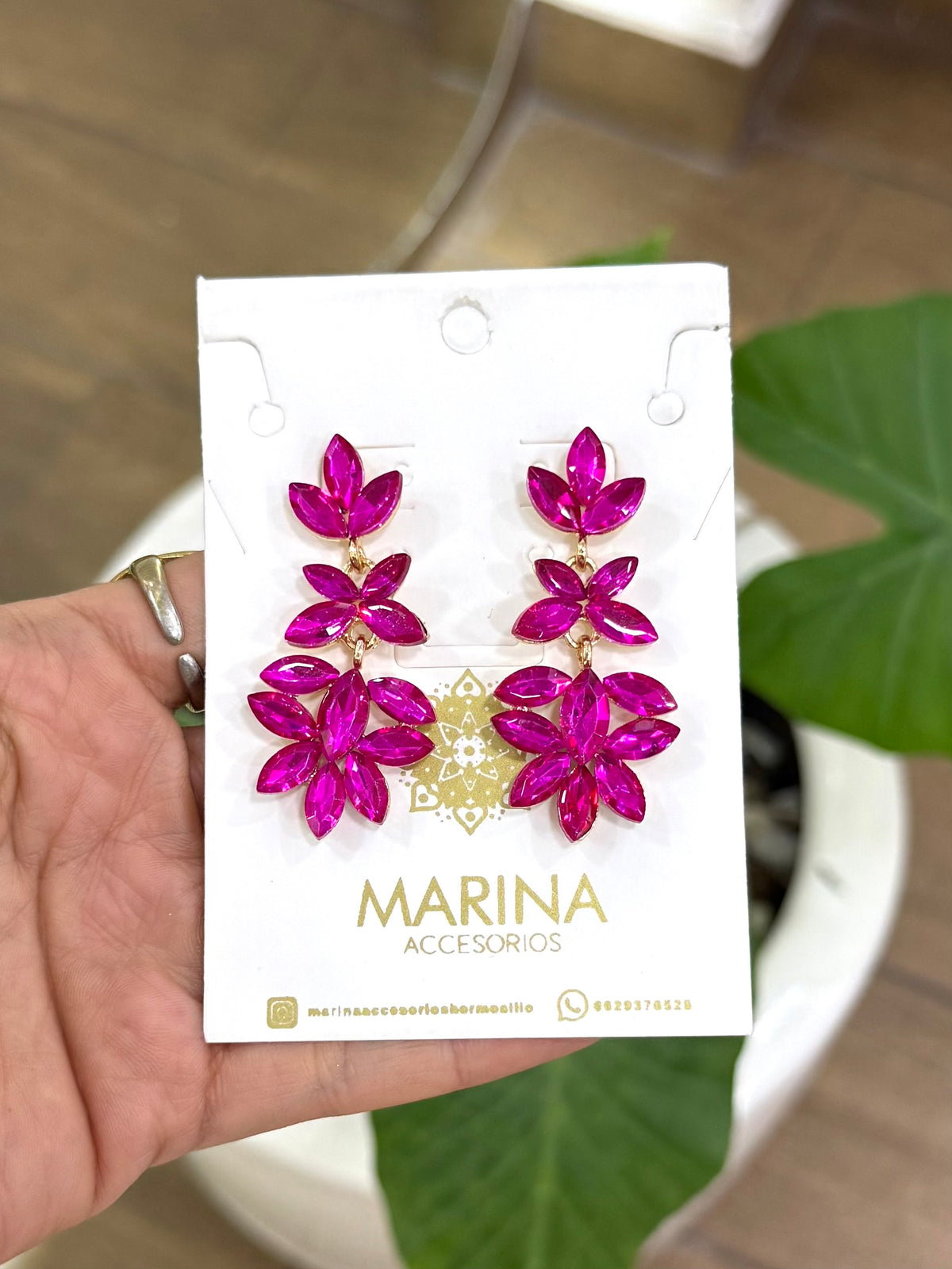 Arete de pedrería rosa