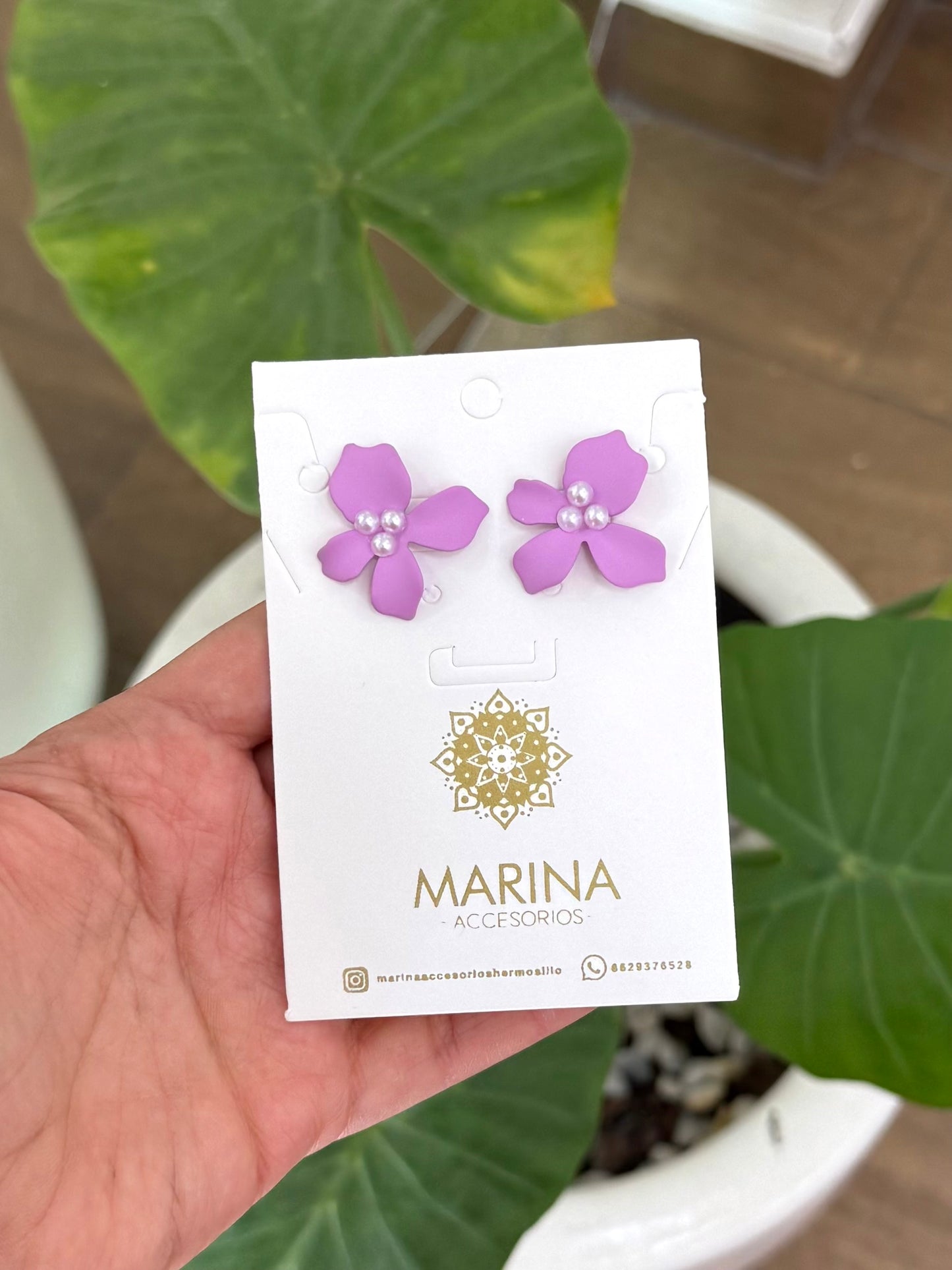 Arete casual flor lila