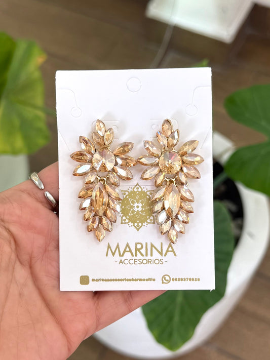 Aretes de pedrería dorados