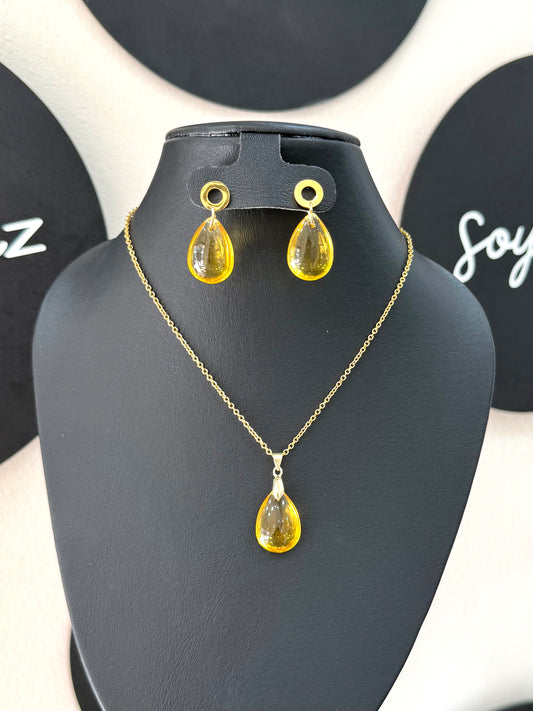 Collar amarillo