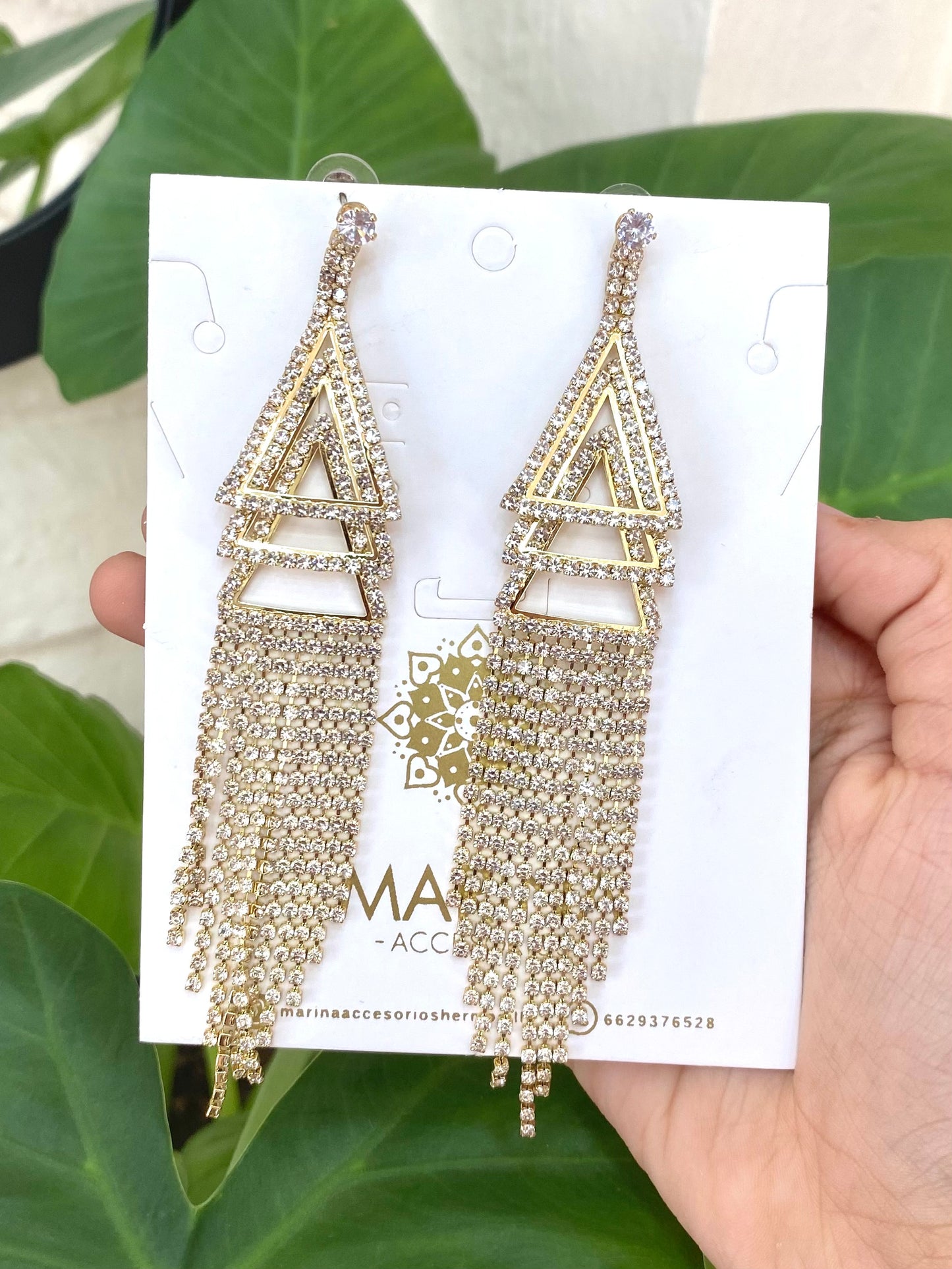 Aretes de pedrería dorados