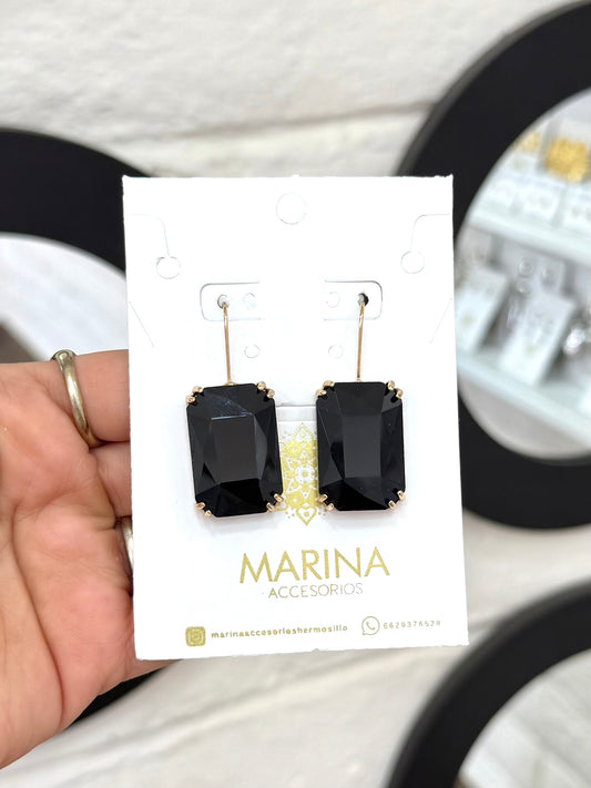 Aretes de pedrería negros