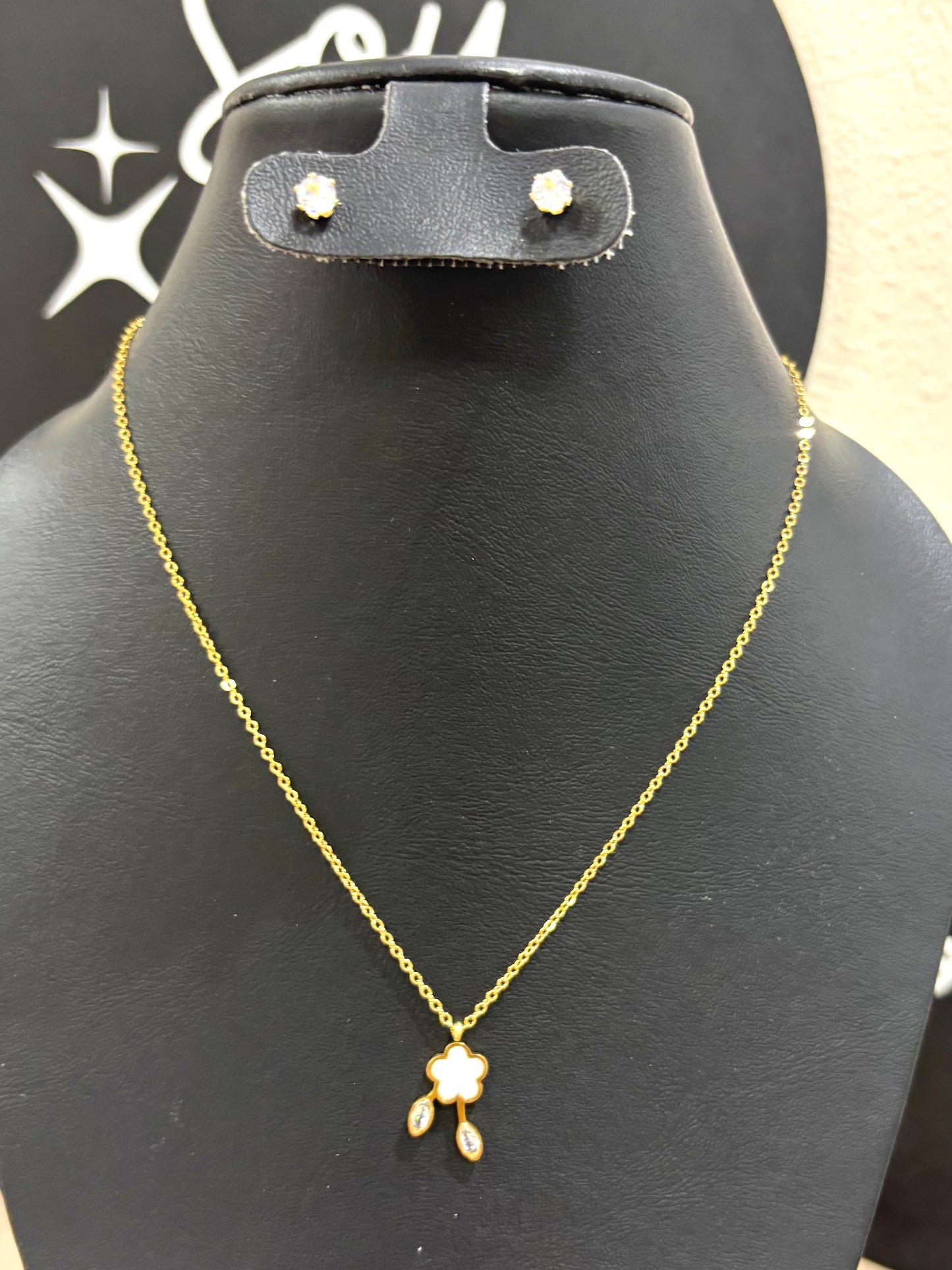Collar dorado