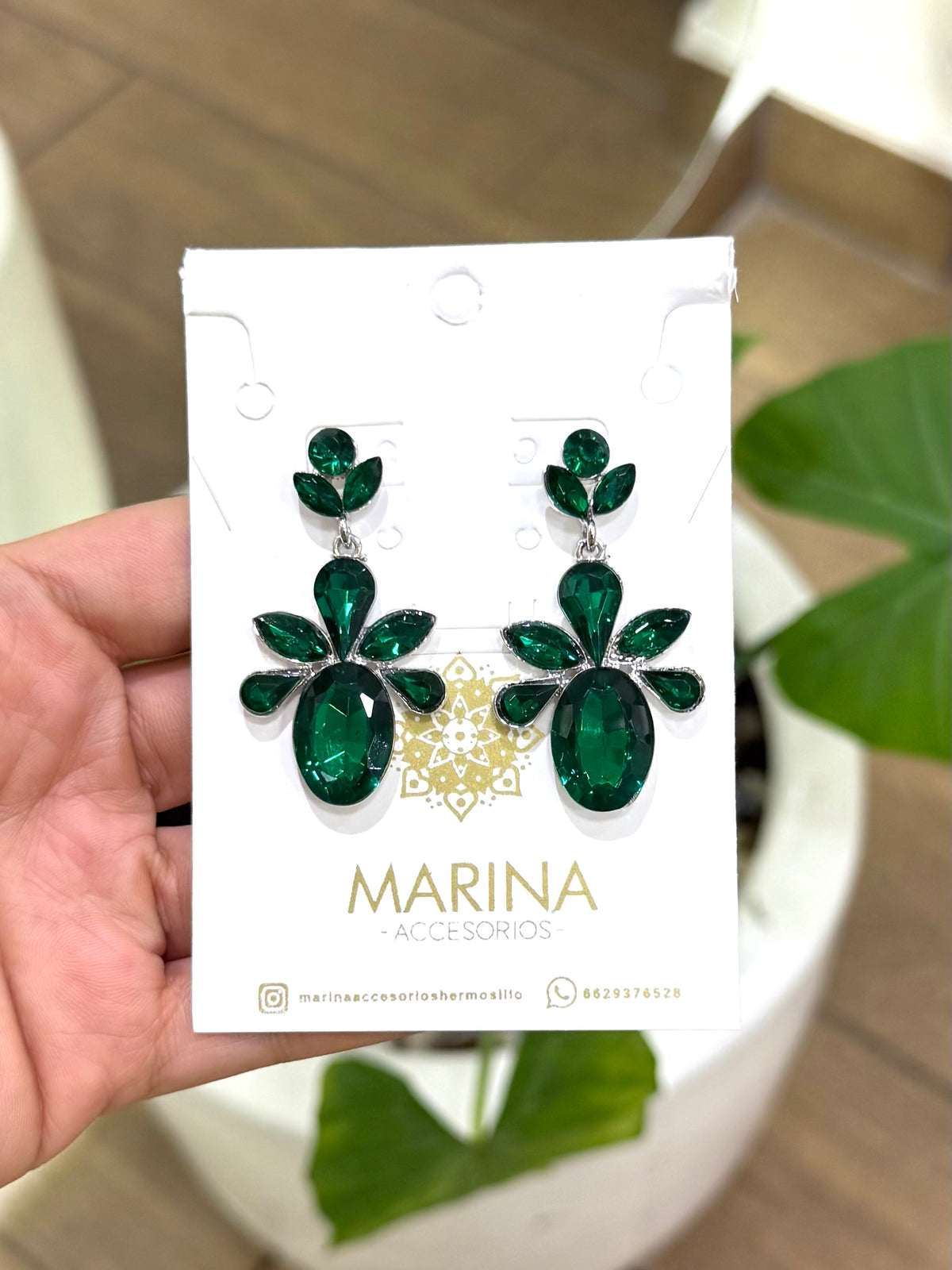 Aretes de pedrería verdes