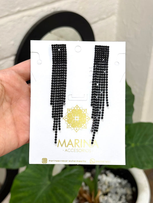 Aretes de pedrería negros