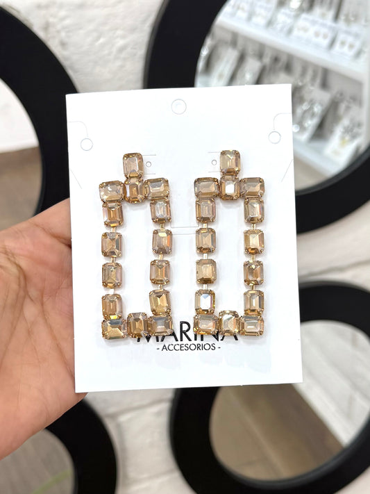 Aretes de pedrería dorados