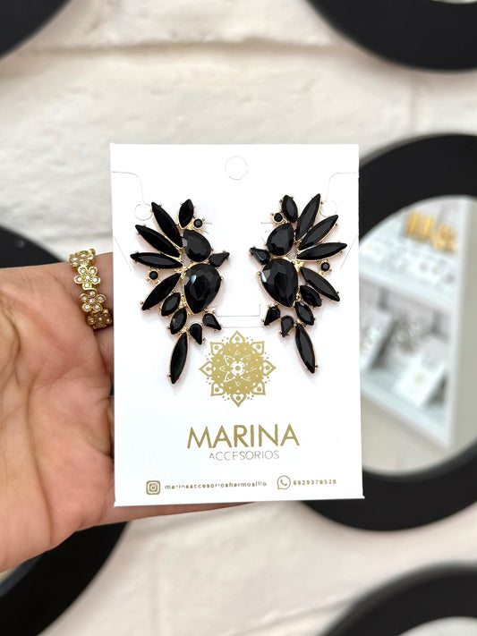 aretes de pedrería negros