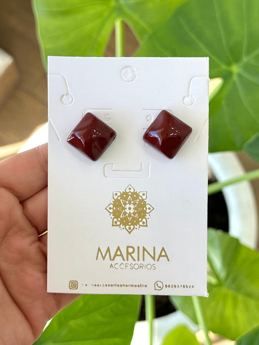 Arete casual rombo guinda