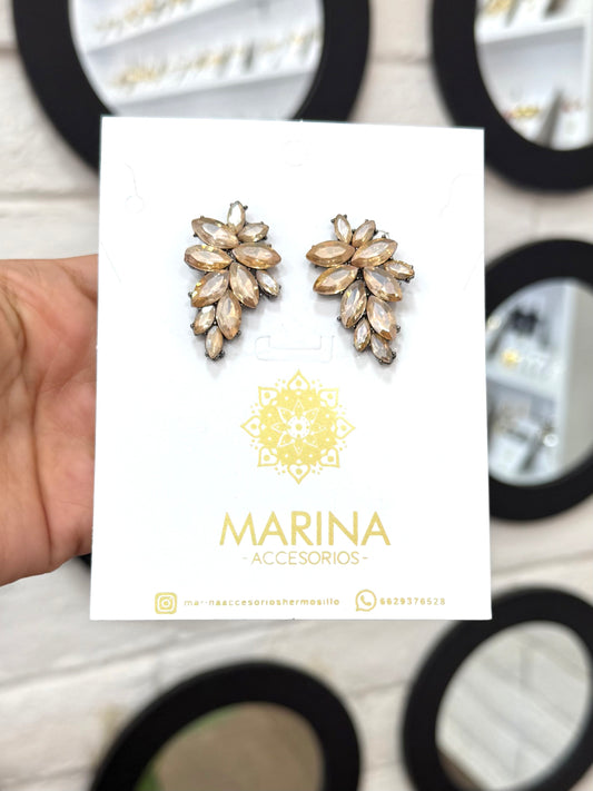 Aretes de pedrería dorados