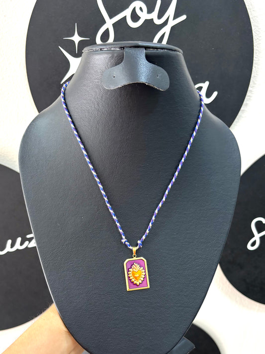 Collar azul con dije corazón