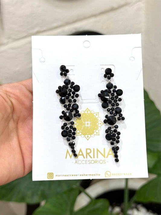 Aretes de pedrería negros