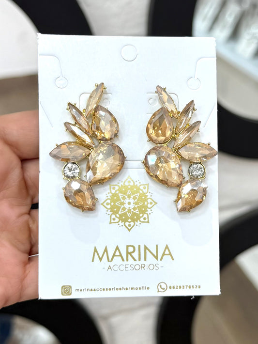 Aretes de pedrería dorados