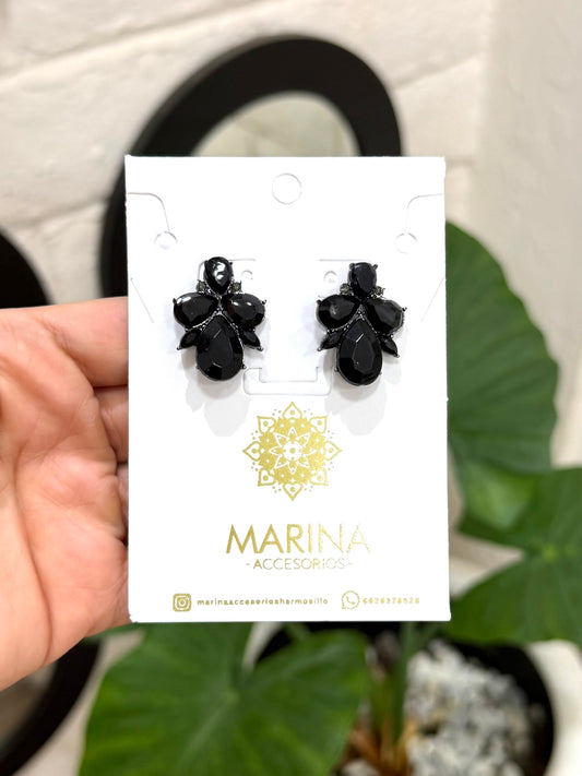 Aretes de pedrería negros