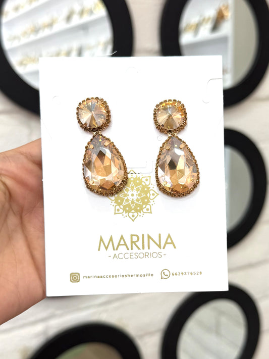 Aretes de pedrería dorados