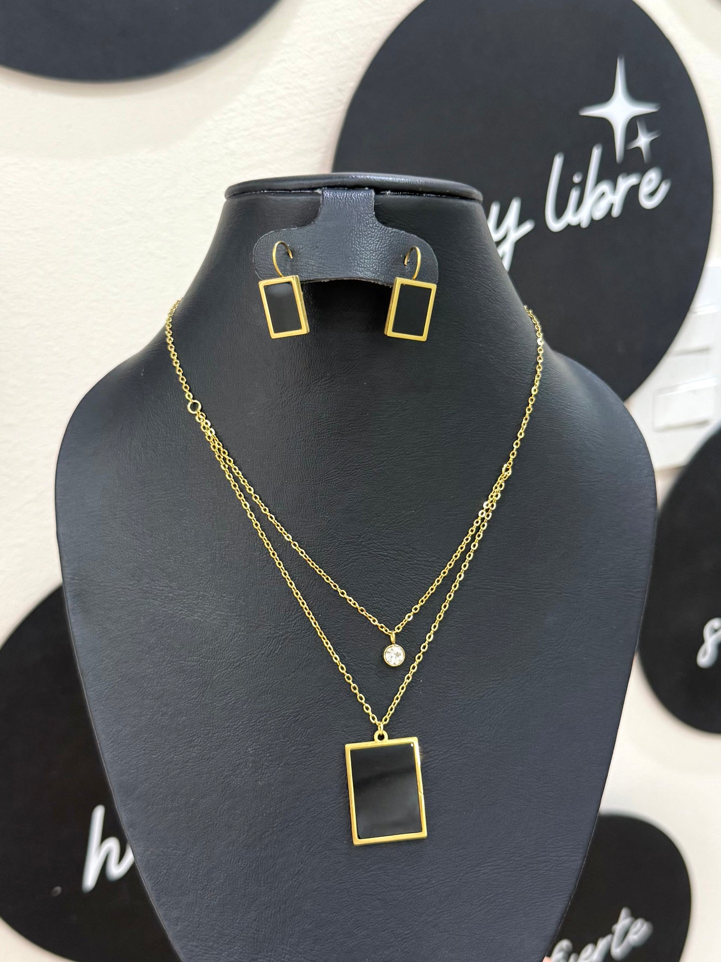 Collar cuadro