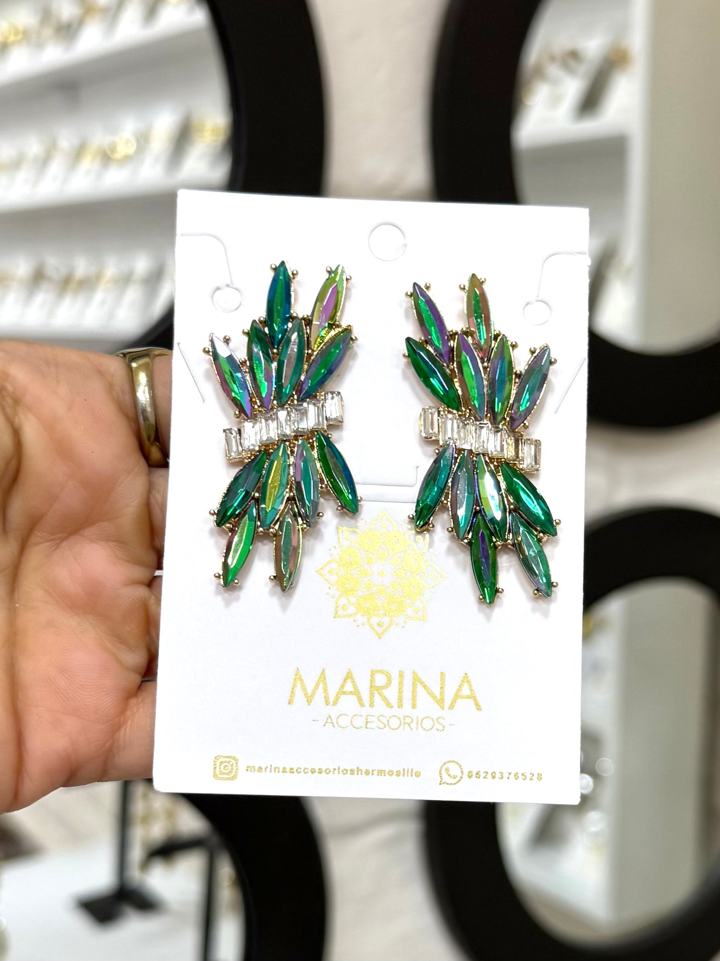 Aretes de pedrería verdes