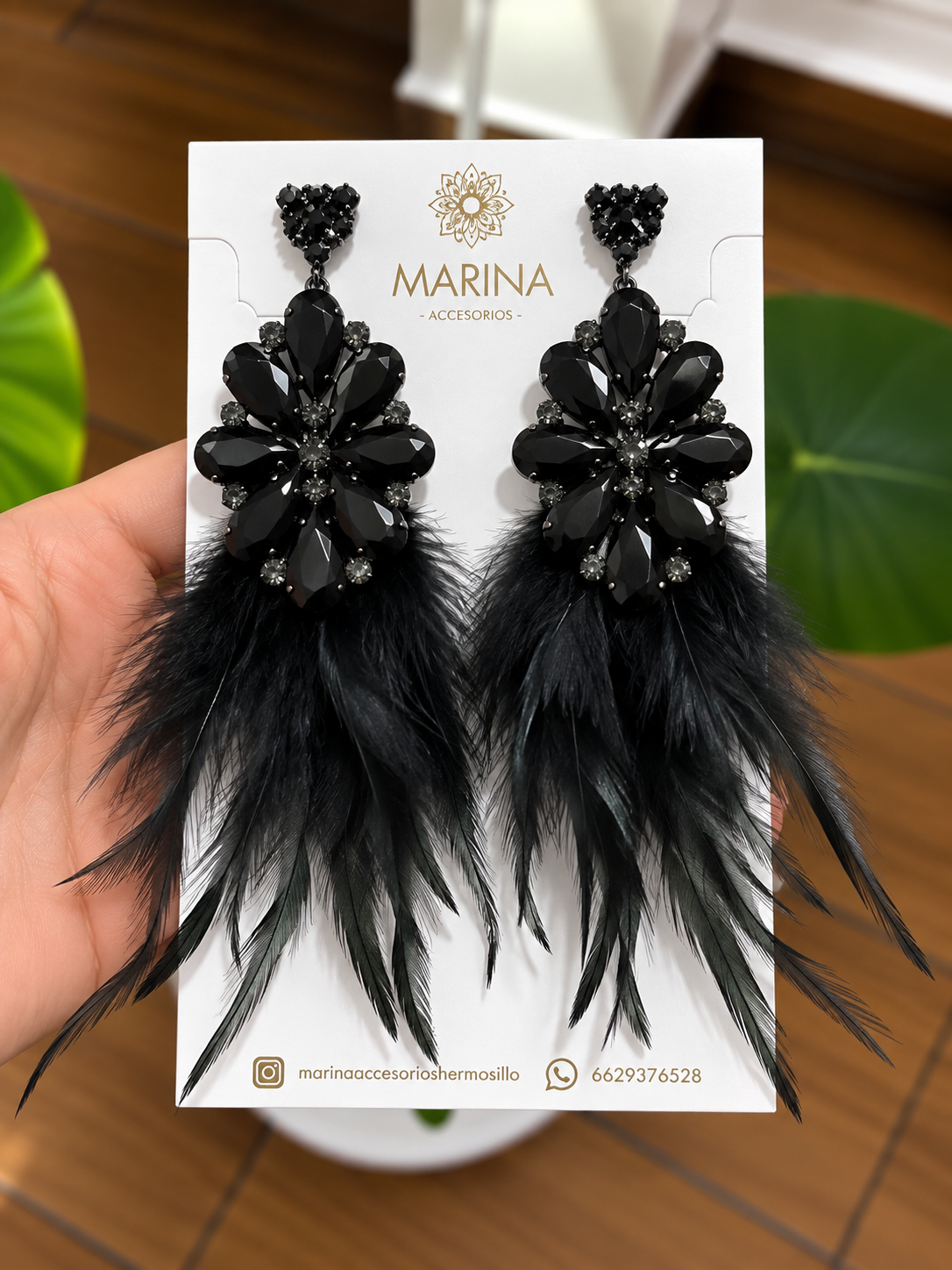 Aretes de pedrería negros