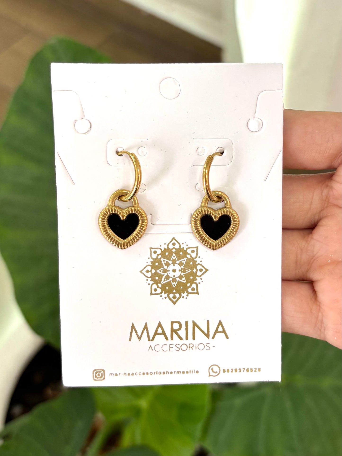 Arracada corazón negro
