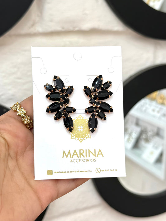 aretes de pedrería negros