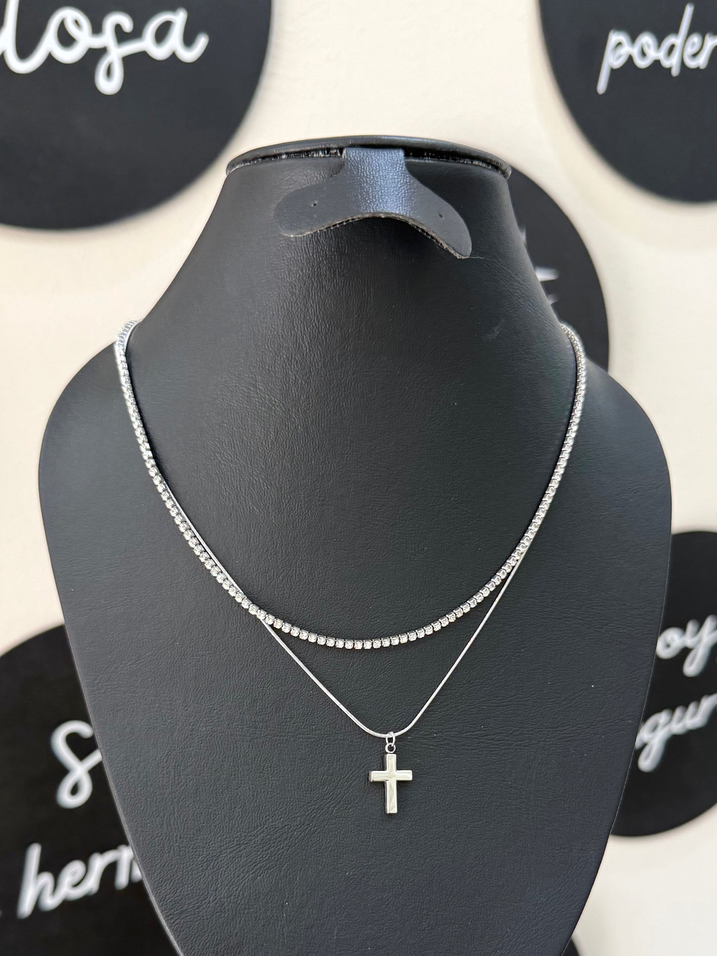 Collar cruz