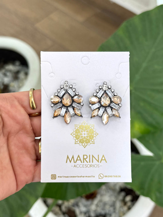 Aretes de pedrería dorados