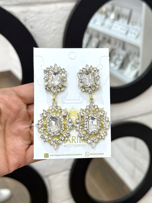 Aretes de pedrería dorados
