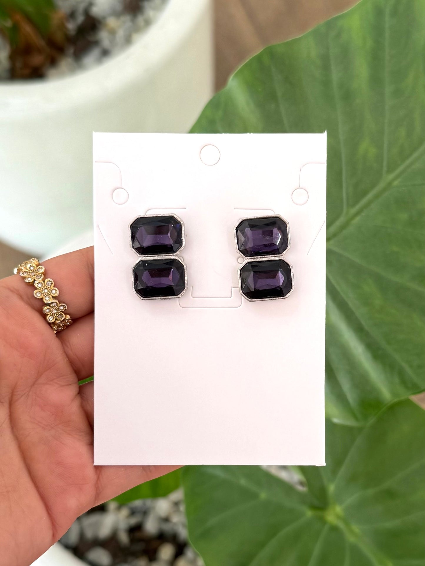 Aretes de pedrería morados