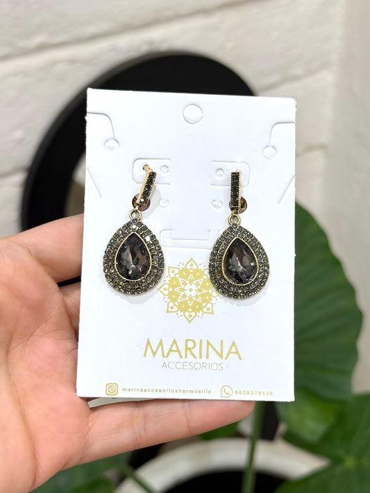 Aretes de pedrería negros