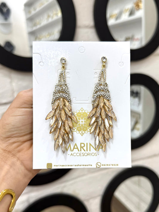 Aretes de pedrería dorados
