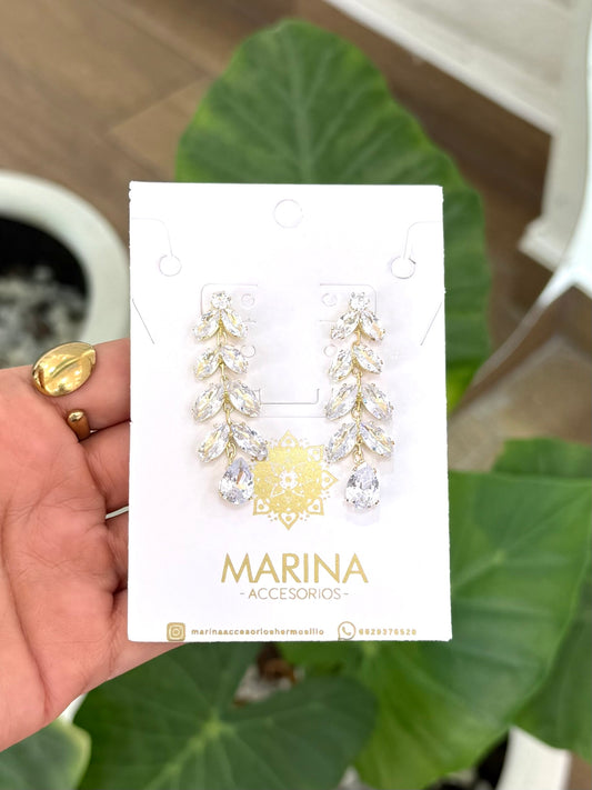 Aretes de pedrería dorados