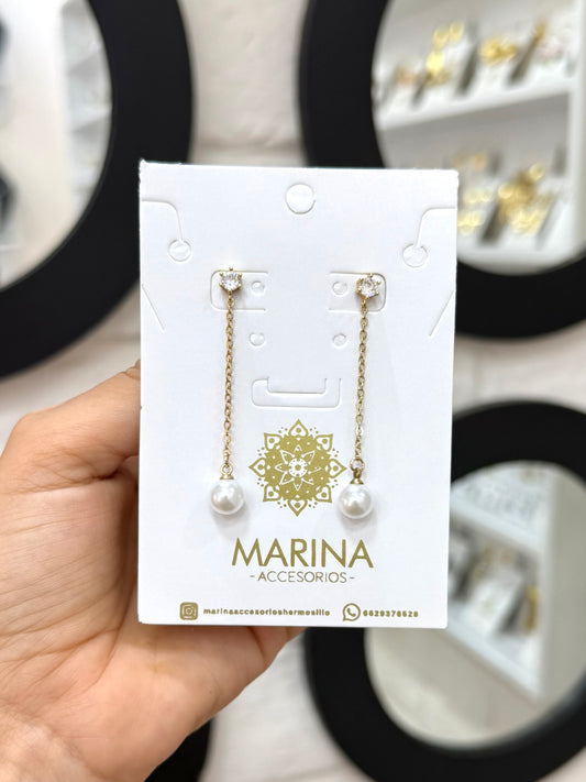 Aretes de pedrería dorados
