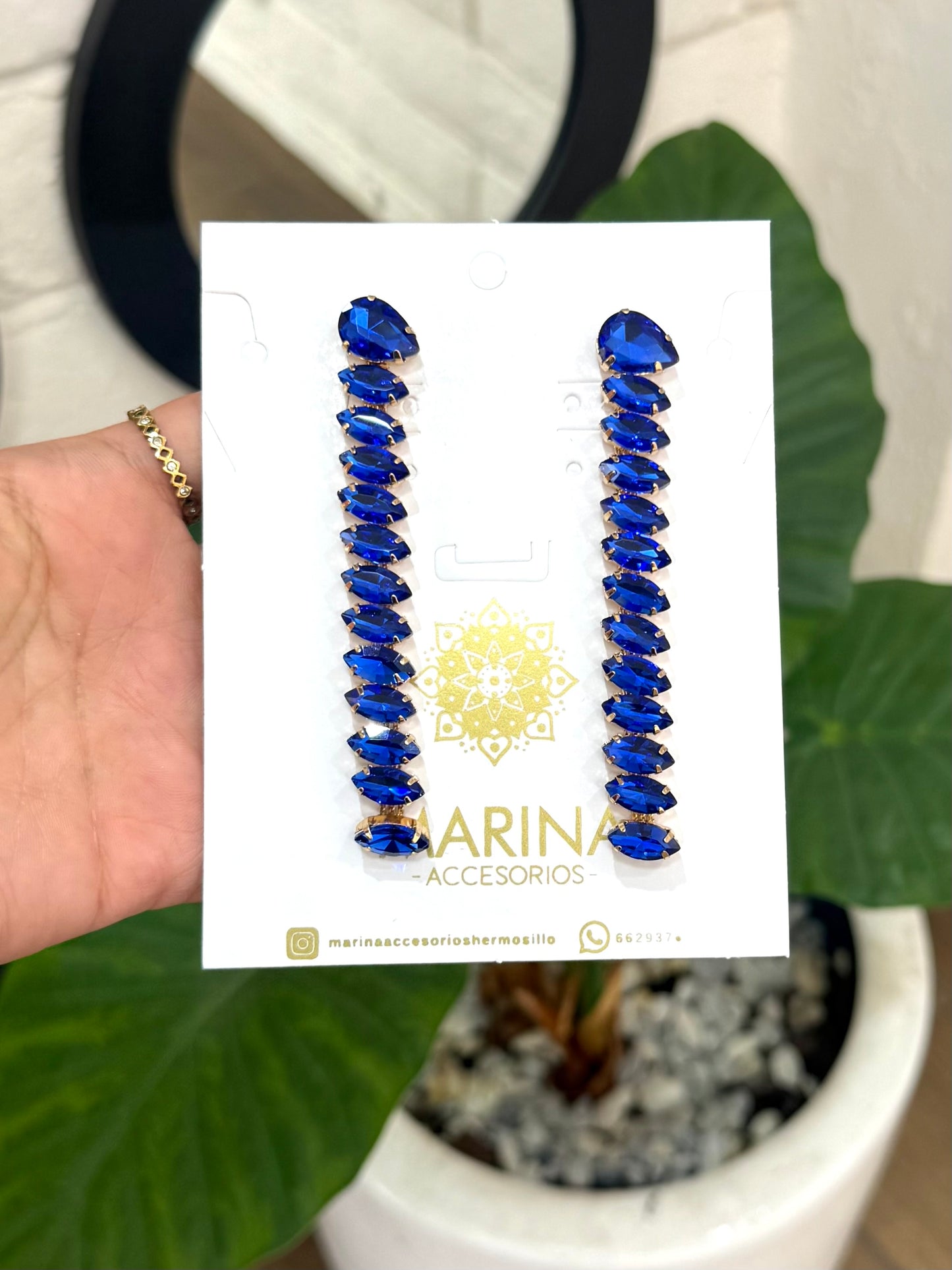 Arete de pedrería azul