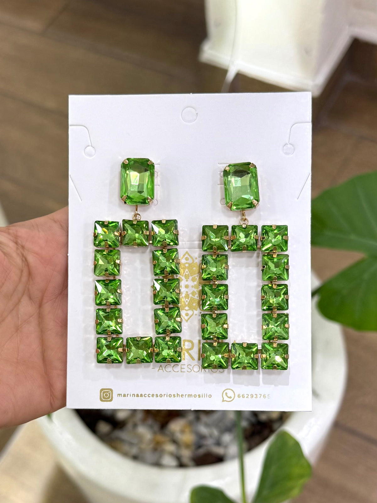 Aretes de pedrería verdes