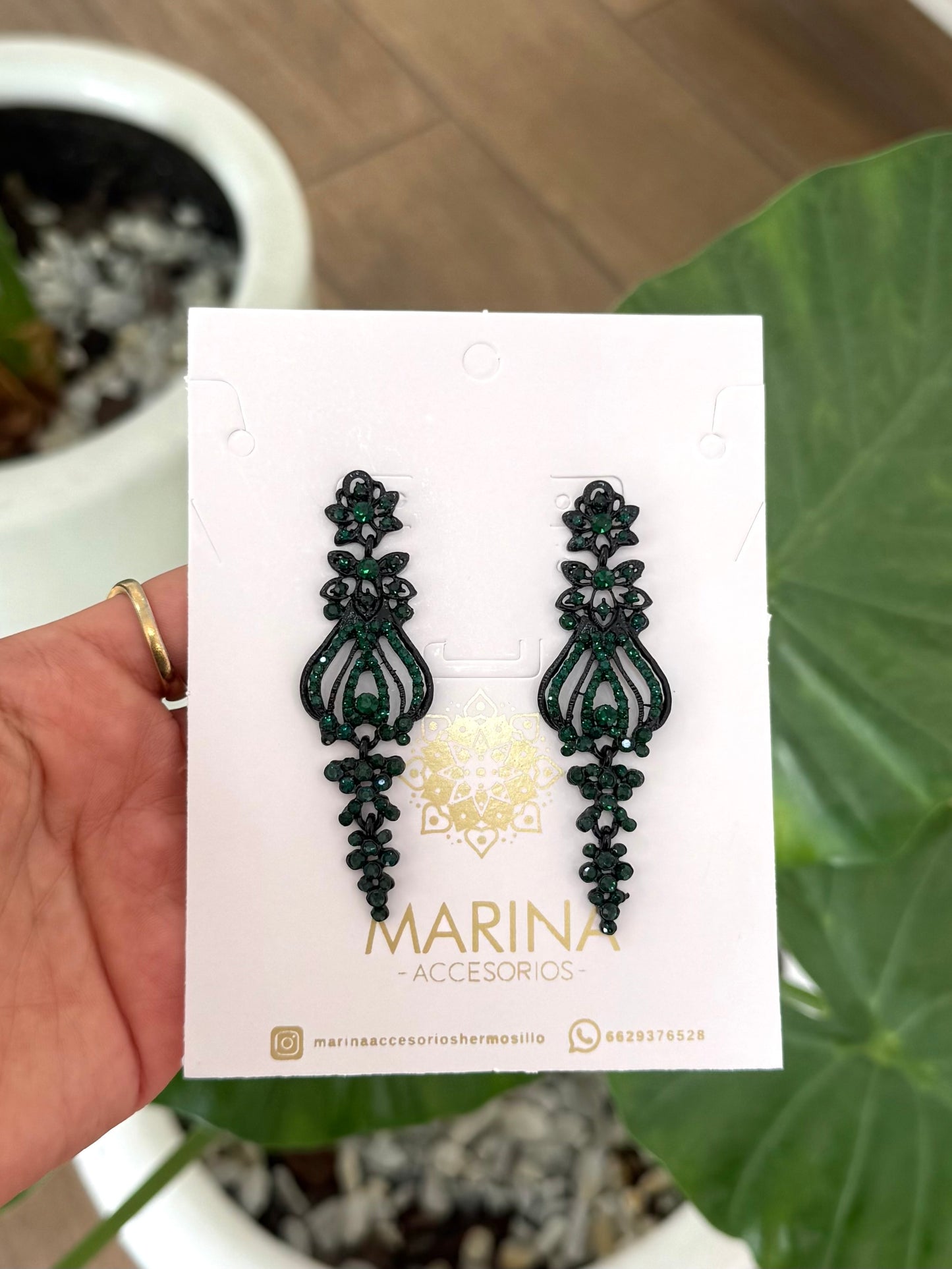 Aretes de pedrería verdes