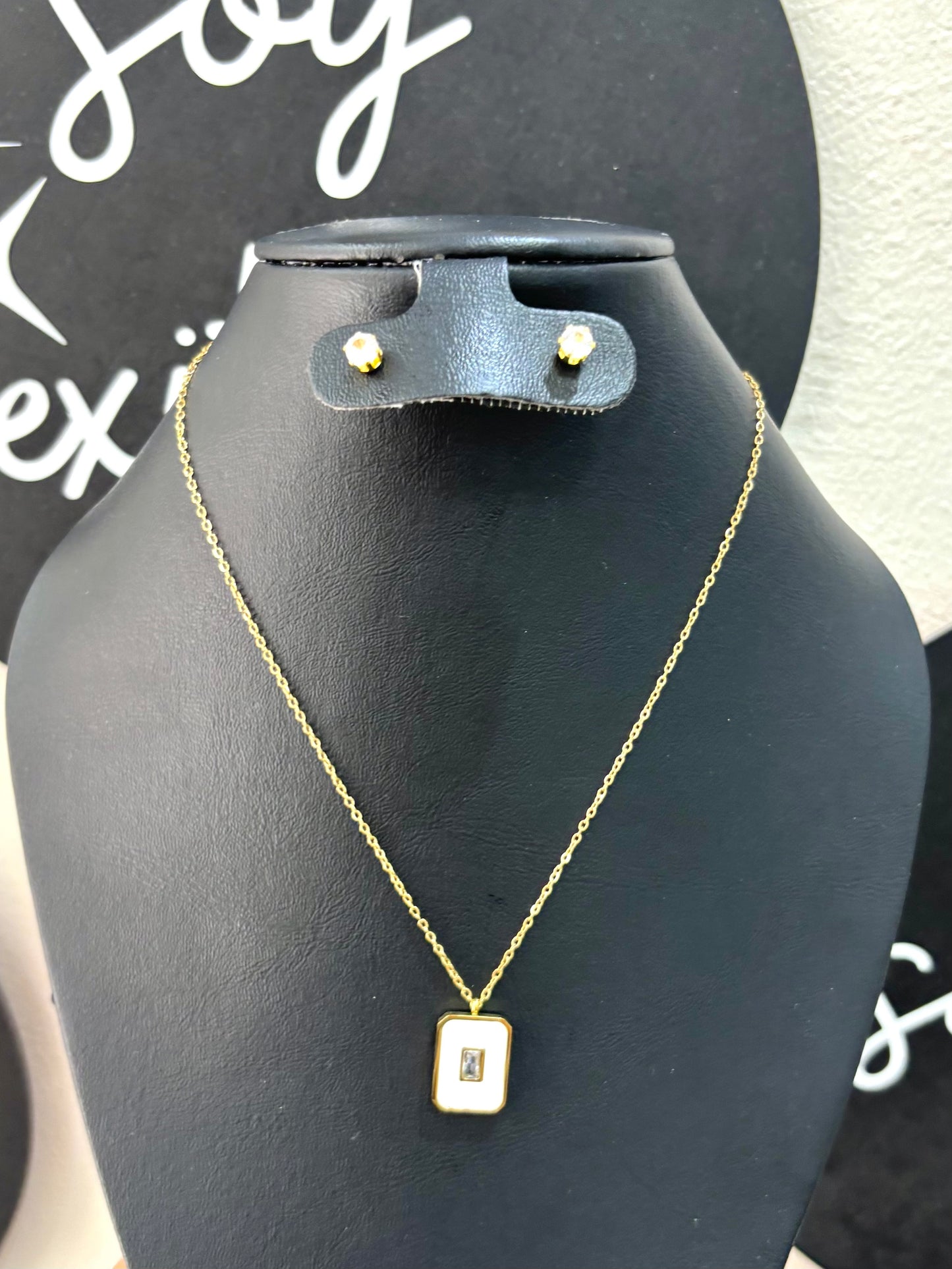Collar blanco