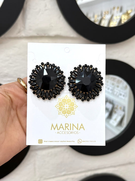 Aretes de pedrería negros