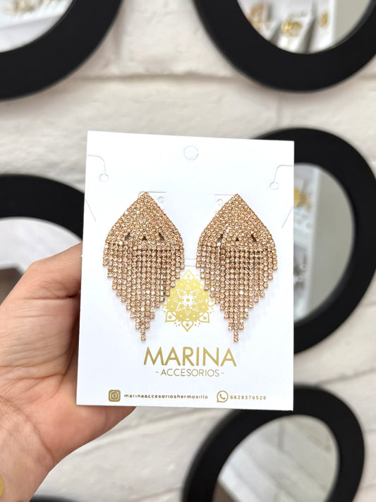Aretes de pedrería rosa