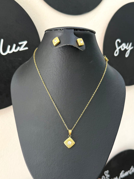 Collar rombo con brillo