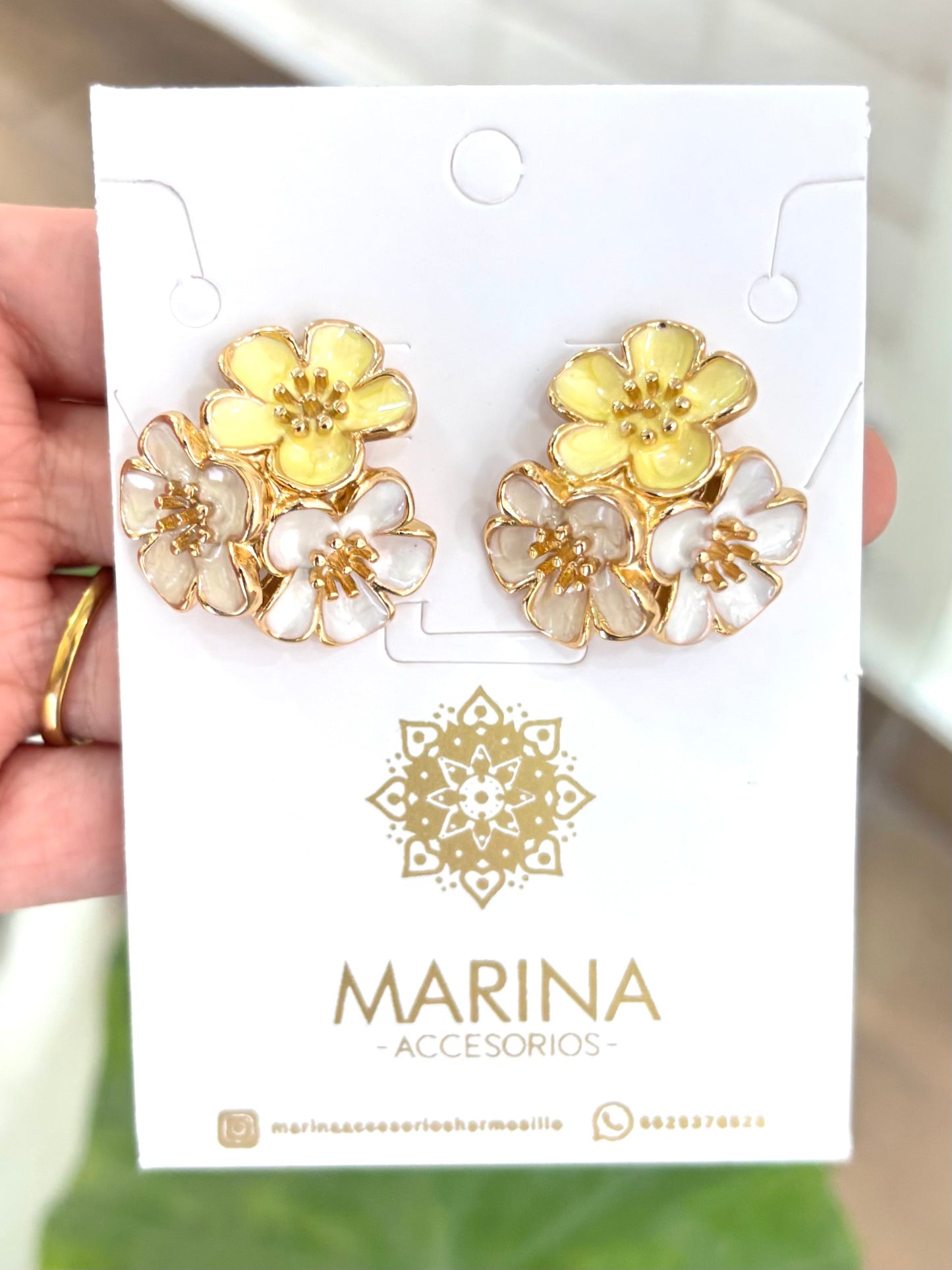 Arete casual flores