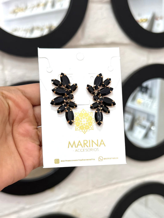 Aretes de pedrería negros