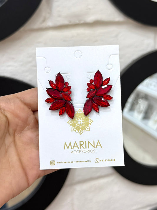 Aretes de pedrería rojo