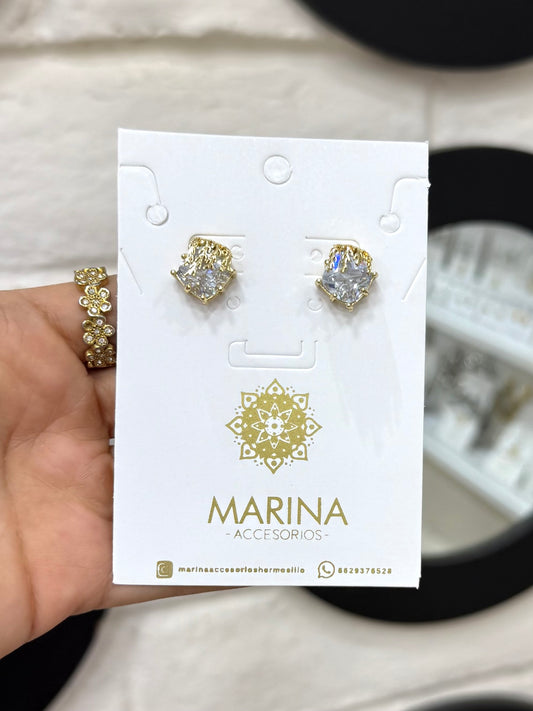 Aretes de pedrería dorados
