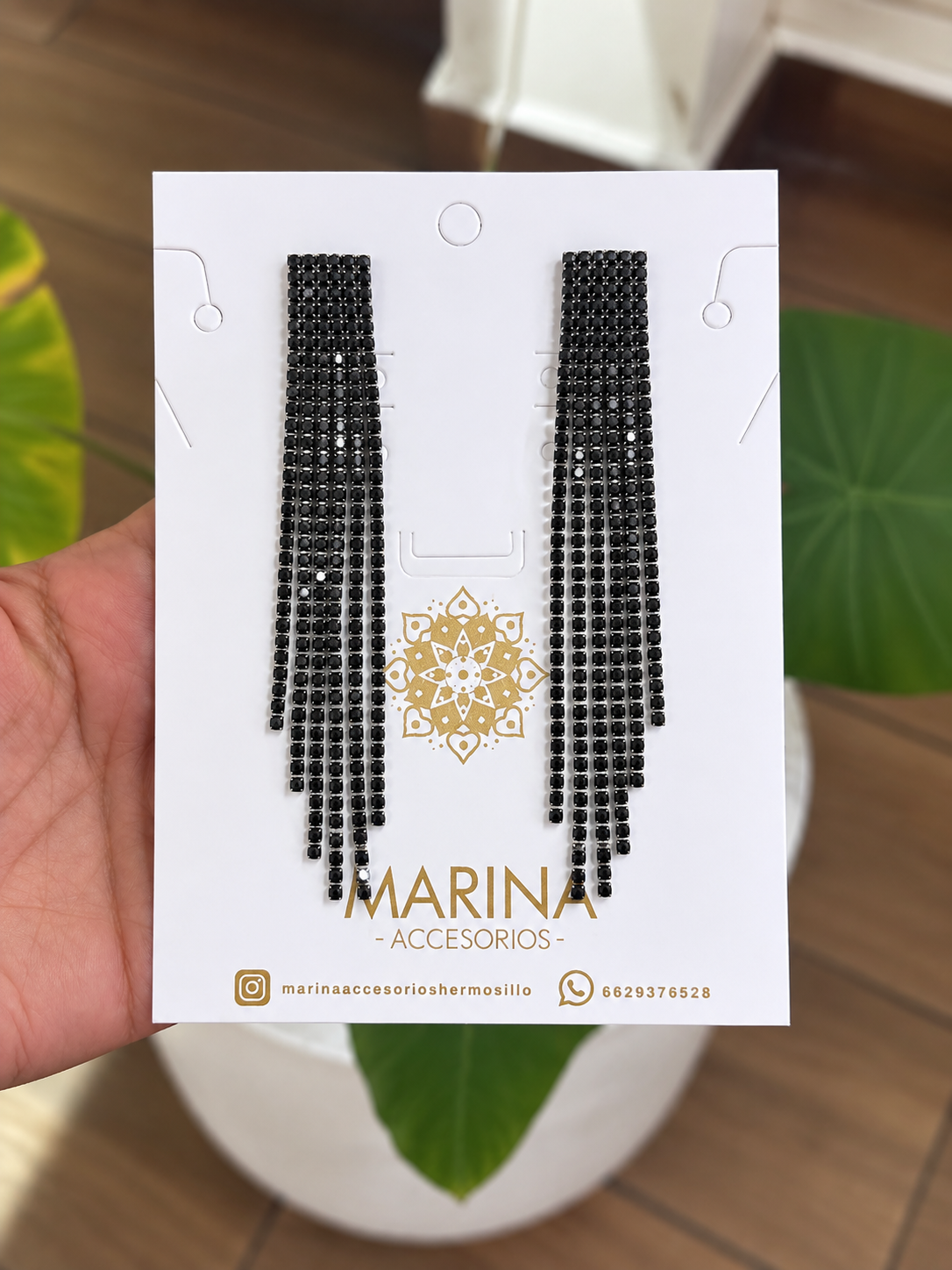Aretes de pedrería negros