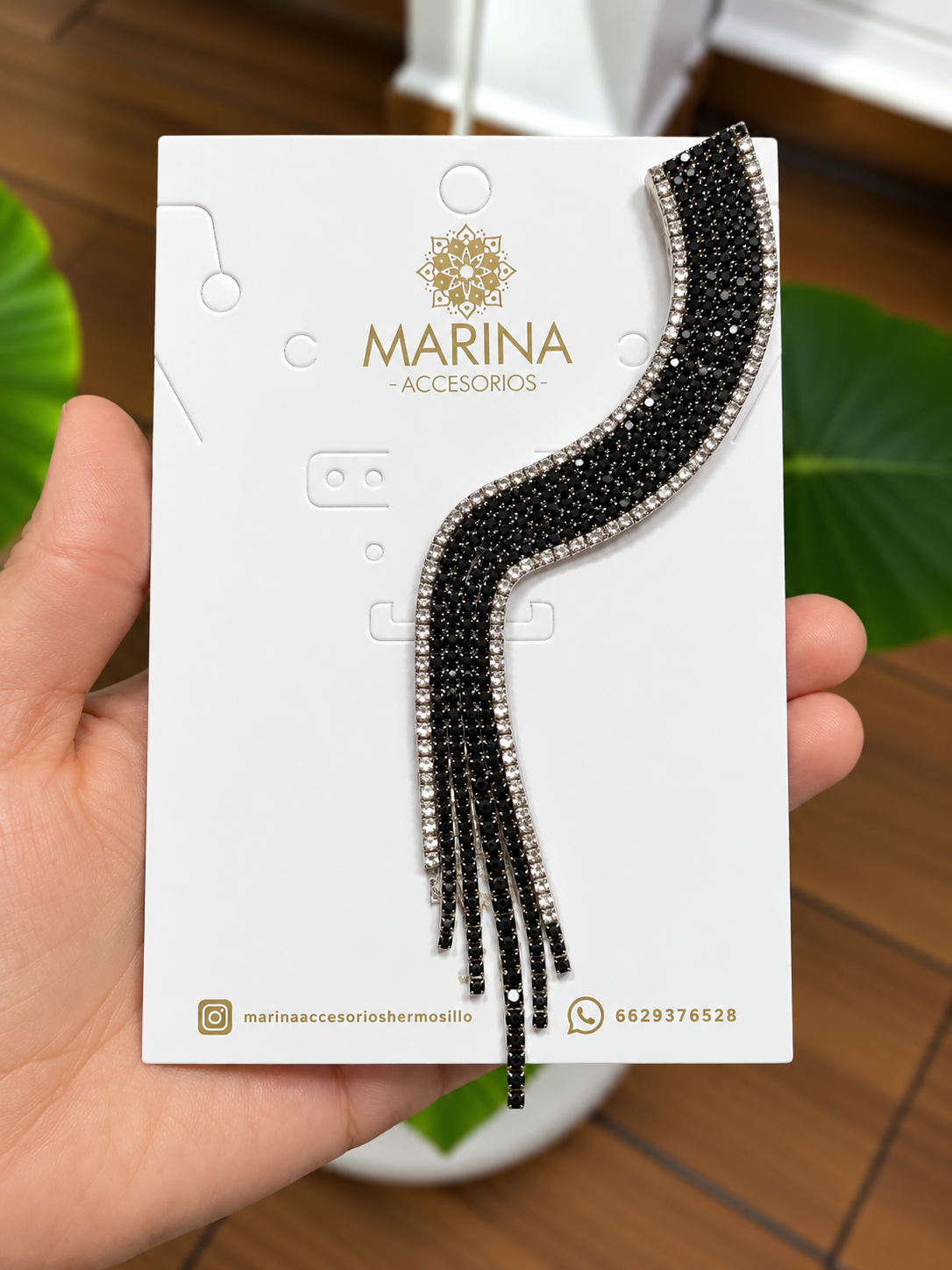 Aretes de pedrería negros