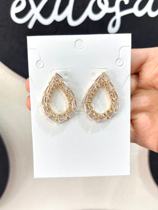 Aretes de pedrerías dorados