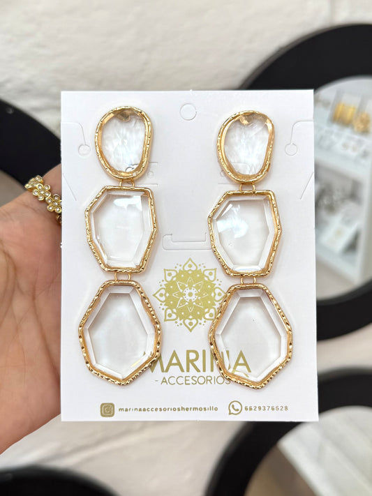 Aretes de pedrería dorados